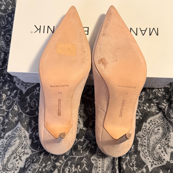 Manolo Blahnik Blush Suede Heels - Picture 7 of 7